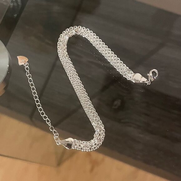 The Dainty Double Link silver bracelet with heart pendant - Picture 10 of 11